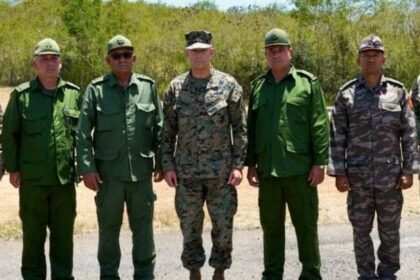 Guantanamo meeting: US general discusses "operational security" with Cuban delegation