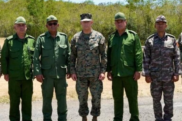 Guantanamo meeting: US general discusses "operational security" with Cuban delegation