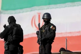 الحرس الثوري يعلن إحباط تهريب شحنة أسلحة أمريكية من كردستان العراق