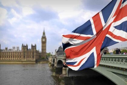 Britain cracks down on Russian "propaganda networks" and imposes sanctions on dozens of officials
