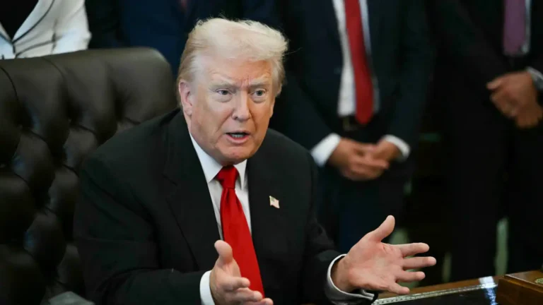 Trump sparks controversy with a photo of destroyed ships bearing the inscription "Iranian Navy"