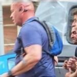بزي رياضي في سيدي بشر.. الرئيس الفرنسي يركض في شوارع الإسكندرية شمال مصر