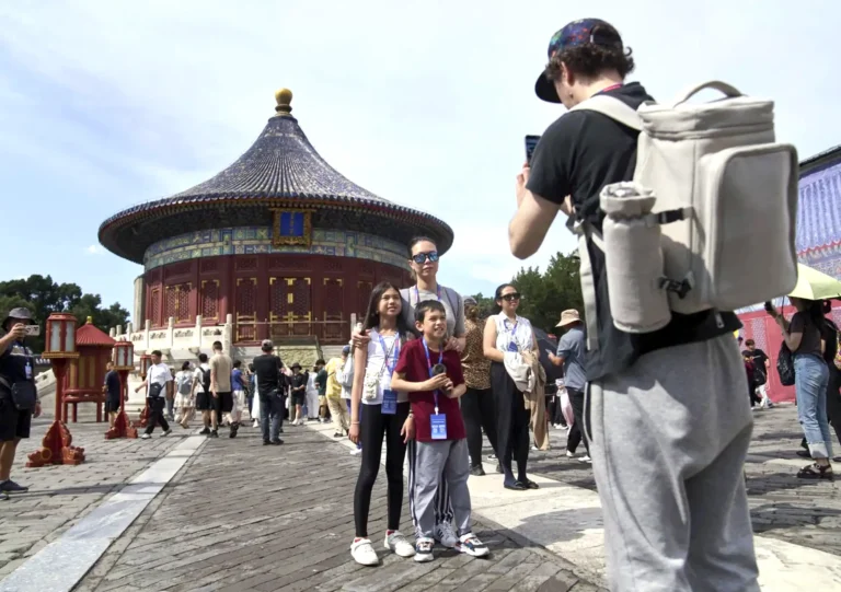 China expands travel facilities for Russians and keeps entry doors open for two more years