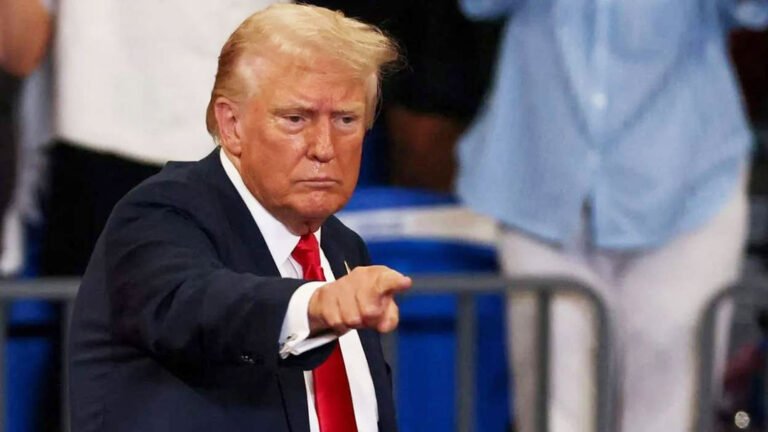 Trump threatens Iran: "It will be over soon" and it will not possess a nuclear weapon