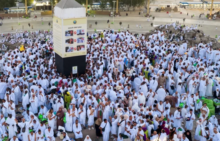 الحج السعودية تعلن اكتمال تصعيد الحجيج إلى صعيد عرفات