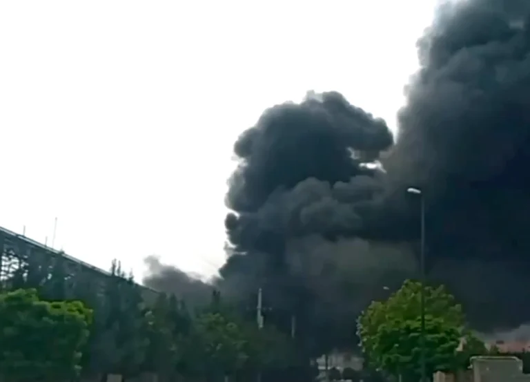 Fire at an engine oil factory in northwestern Iran