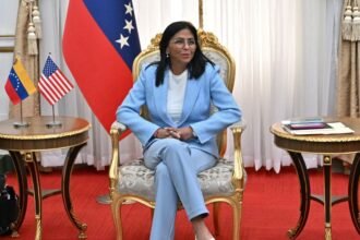 فنزويلا ترحّل أحد أبرز حلفاء مادورو إلى الولايات المتحدة في خطوة مفاجئة وسط توتر سياسي متصاعد