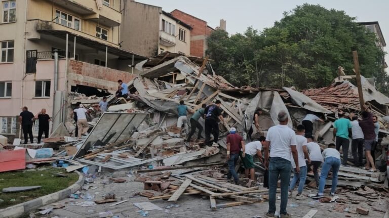 A 5.8 magnitude earthquake strikes east-central Türkiye and its effects are felt in Syrian territory