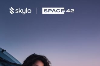 عبر "الثريا - 4".. شراكة بين "سبيس 42" و"سكايلو" لإطلاق خدمة اتصال مباشر
