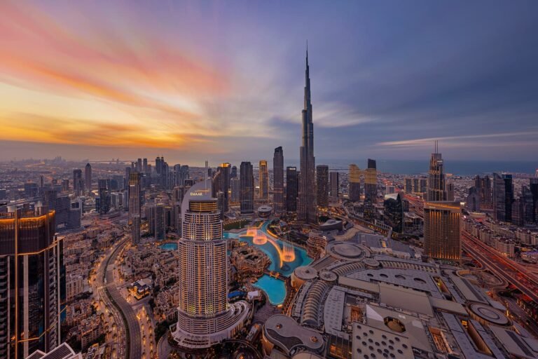 طقس الإمارات.. صحو بوجه عام ودرجات الحرارة تميل للانخفاض