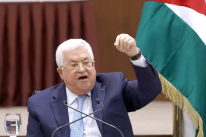 عباس يجدد تمسكه بإدارة غزة.. دعوات فلسطينية لإعادة تمكين السلطة فى القطاع