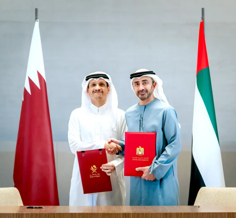 عبدالله بن زايد ونظيره القطري يترأسان اجتماع اللجنة المشتركة في متحف زايد الوطني