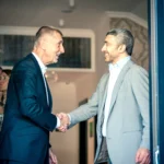 عبدالله بن زايد يبحث مع رئيس وزراء التشيك تداعيات الاعتداءات الإيرانية