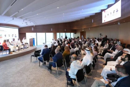 "غرفة دبي" تستعرض جهود "دعم مرونة الأعمال"