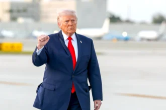 قاضٍ أمريكي يرفض وقف قرار دونالد ترامب بشأن إنشاء سجل فدرالي للناخبين وتقييد التصويت بالبريد