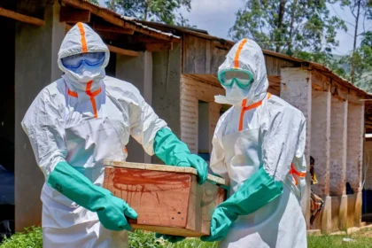 Due to a lack of transparency, the Kenyan judiciary suspends the US-funded "Ebola" project