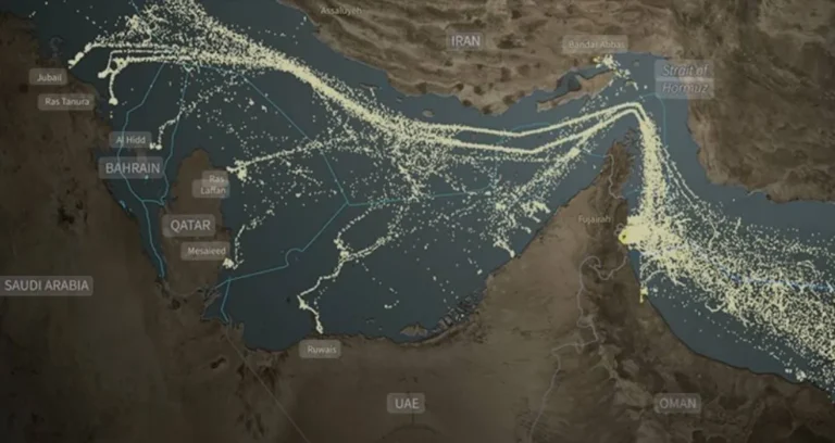 البحرية البريطانية تحذر من "مستوى حرج" للتهديدات بمضيق هرمز
