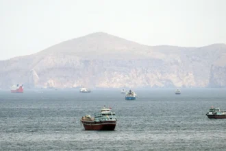 British Foreign Secretary: Iran is hijacking the global economy, and the coalition will reopen the Strait of Hormuz
