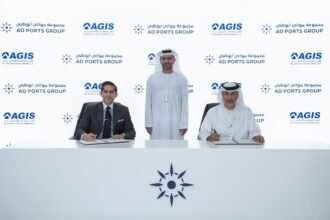 بهدف تعزيز سلاسل الإمداد الصناعية بالإمارات.. "موانئ أبوظبي" تطلق شبكة لوجستية برية متكاملة