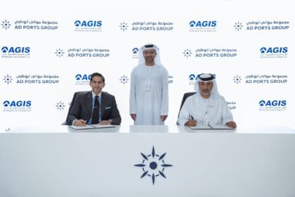 بهدف تعزيز سلاسل الإمداد الصناعية بالإمارات.. "موانئ أبوظبي" تطلق شبكة لوجستية برية متكاملة