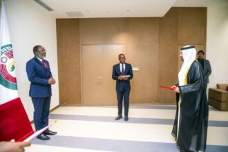 استعرض آفاق تطوير الشراكة.. مندوب الإمارات الدائم لدى منظمة "إيكواس" يقدم أوراق اعتماده
