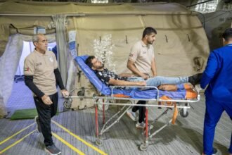 الفارس الشهم 3.. المستشفى الإماراتي العائم في العريش يستقبل 5 حالات جديدة من قطاع غزة