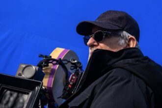 ستيفن سبيلبرج يعود إلى الخيال العلمي بفيلم جديد الجمعة المقبل