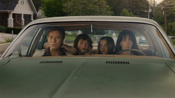 The official trailer for "The End of Oak Street" has been released.