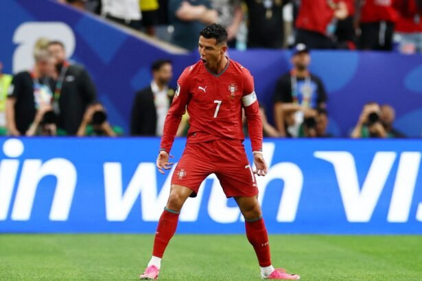 With a historic goal, Ronaldo sets a World Cup record.