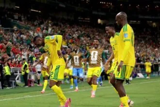 South Africa chases an unprecedented achievement against Canada at the World Cup.