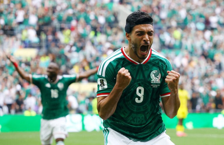 A night of expulsion and historic victory.. Mexico kicks off the 2026 World Cup with a brace against South Africa