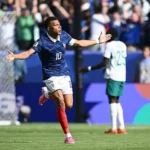 واصل كيليان مبابي، قائد منتخب فرنسا، صناعة التاريخ بقميص "الديوك"، بعدما حقق عدة إنجازات قياسية خلال مواجهة السنغال في افتتاح مشوار منتخب بلاده ببطولة كأس العالم 2026.