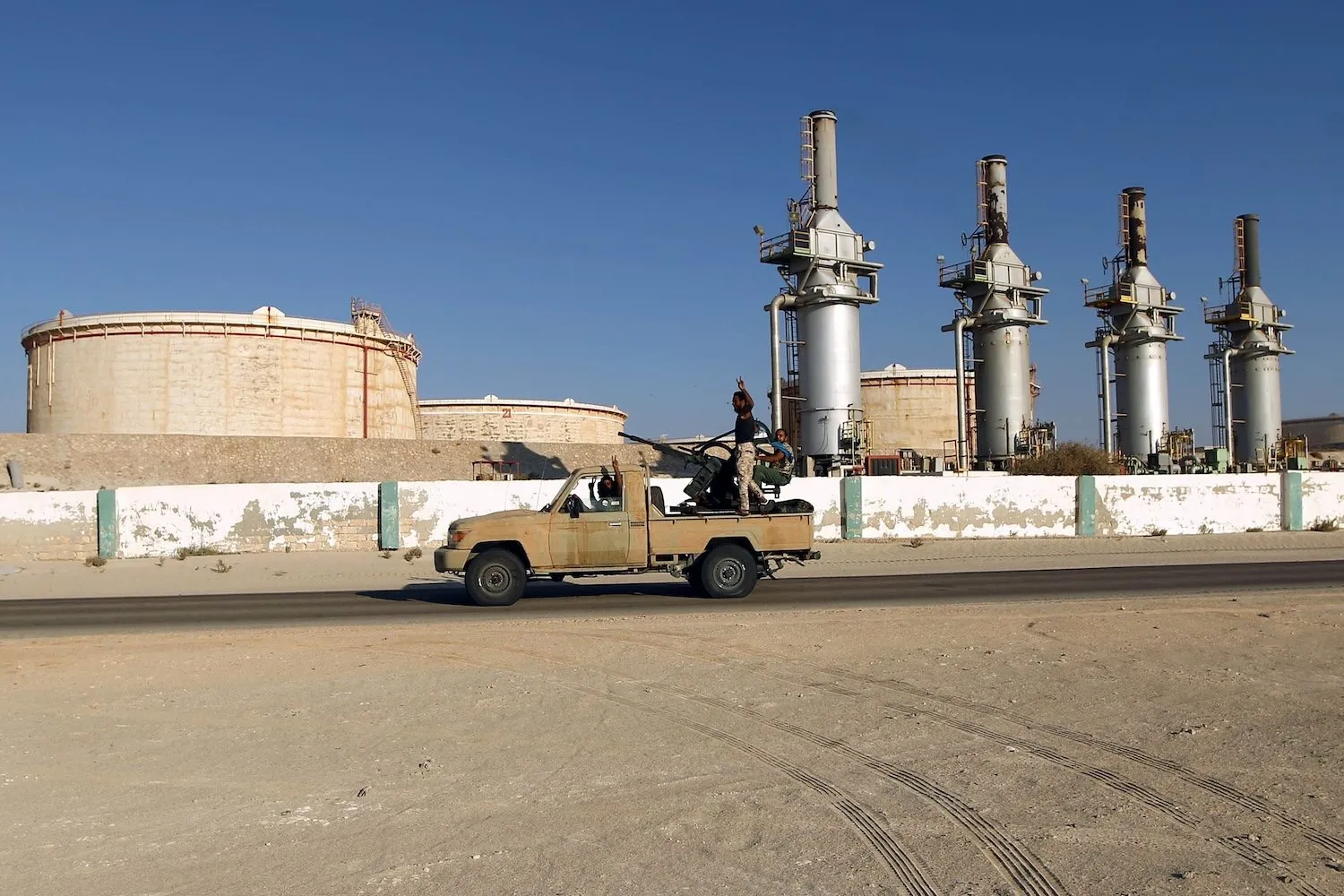 Extensive Investigations in Libya.. Oil Officials Detained Over Corruption and Fuel Smuggling