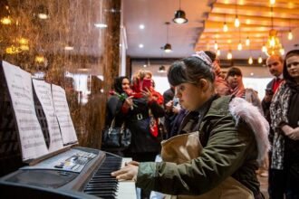 Why are Iranian authorities launching a widespread campaign to close cafes in Tehran?
