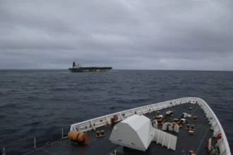 Moscow responds to Macron: Seizing Russian ships is an illegal act