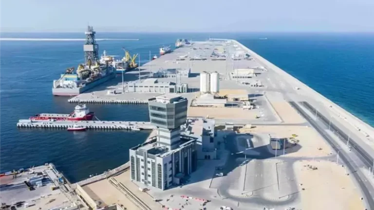 Oman: Operations resume at Mina Al Fahal port after minor explosion incident
