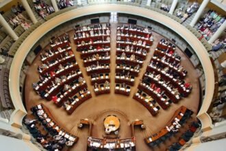 فنلندا تمهد لتوسيع خياراتها الدفاعية بقرار برلمانى بشأن الأسلحة النووية