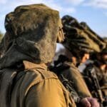 مقتل ضابط إسرائيلي في اشتباك بجنوب لبنان وانفجار غامض في تل أبيب