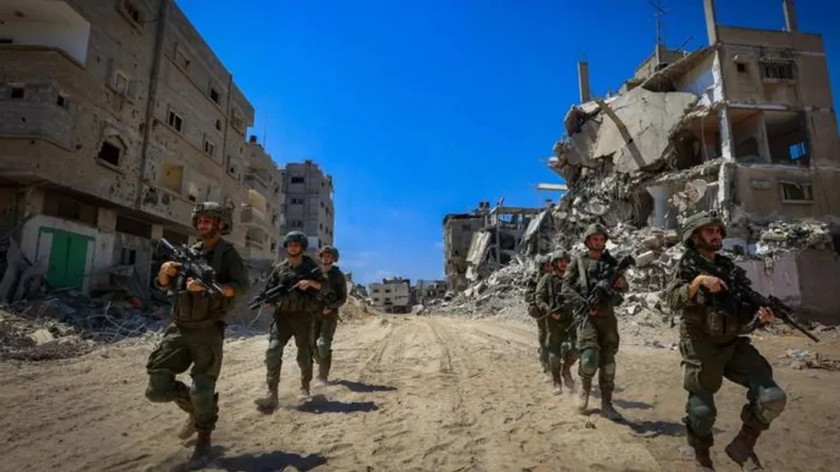 Hebrew newspaper: Israeli army is drawing up plans for a large-scale invasion of Gaza
