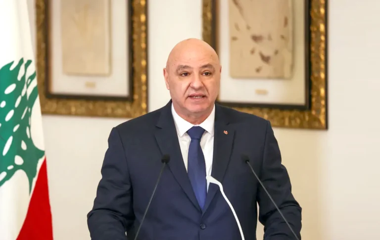الرئيس اللبناني إيران تستخدم لبنان كورقة مساومة في محادثاتها مع الولايات المتحدة