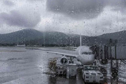 Typhoon Jangmi disrupts air traffic in Japan: Hundreds of flights canceled and warnings issued of heavy rain
