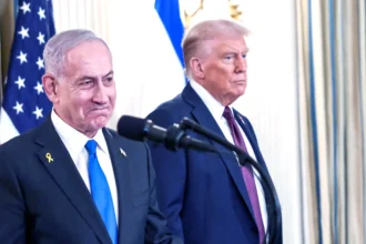 القناة 12 الإسرائيلية: ترامب أبلغ نتنياهو أنه لا يريد حربًا جديدة ولا يمنح "ضوءًا أخضر" للتصعيد