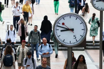 Britain: Job vacancies decline and economic uncertainty precedes Bank of England decision