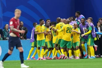 بركلة جزاء متأخرة.. جنوب أفريقيا تنتزع تعادلًا ثمينًا من التشيك وتُبقي على آمالها في المونديال