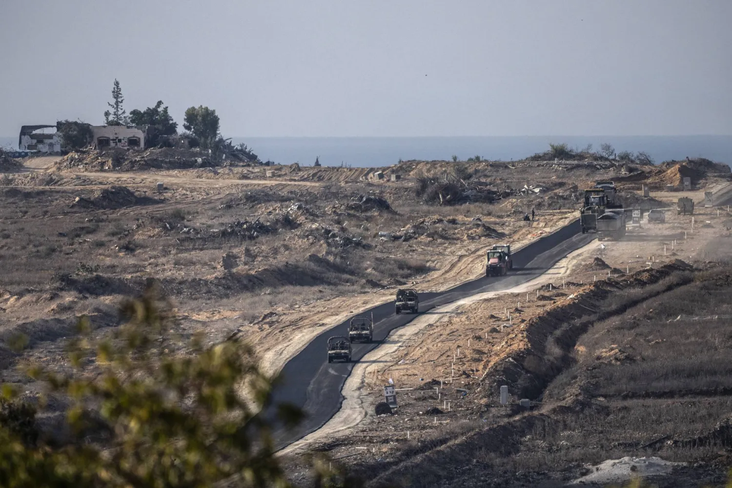 What is Washington planning for Gaza? Details of the new military base and the role of the “Stabilization Force”