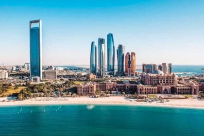 "Dhabi".. The first Emirati bank to target the world's wealthy