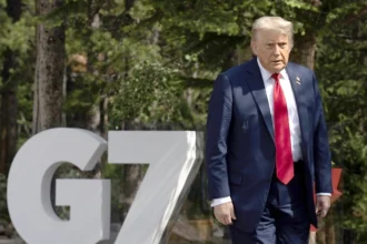 Trump meets with Middle Eastern leaders on the sidelines of the G7 summit in France to discuss the crisis of war with Iran