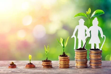 استطلاع: نصف الفرنسيين يرون خفض المعاشات التقاعدية أمراً لا مفر منه لتقليص الدين العام