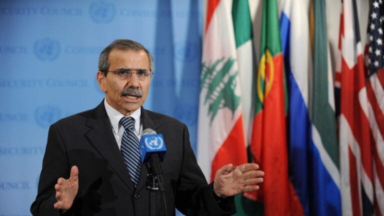 The UAE strengthens its support for Lebanon... The Prime Minister praises the decision to resume travel for Emirati citizens