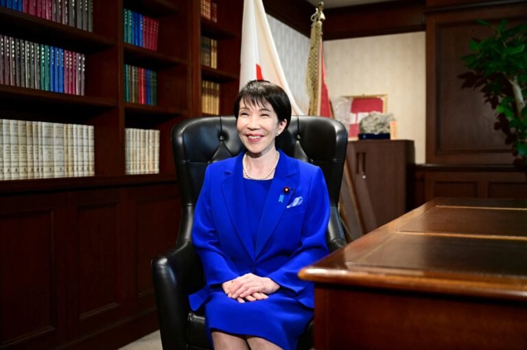 Japan's Prime Minister urges Pezeshkian to guarantee free navigation in the Strait of Hormuz